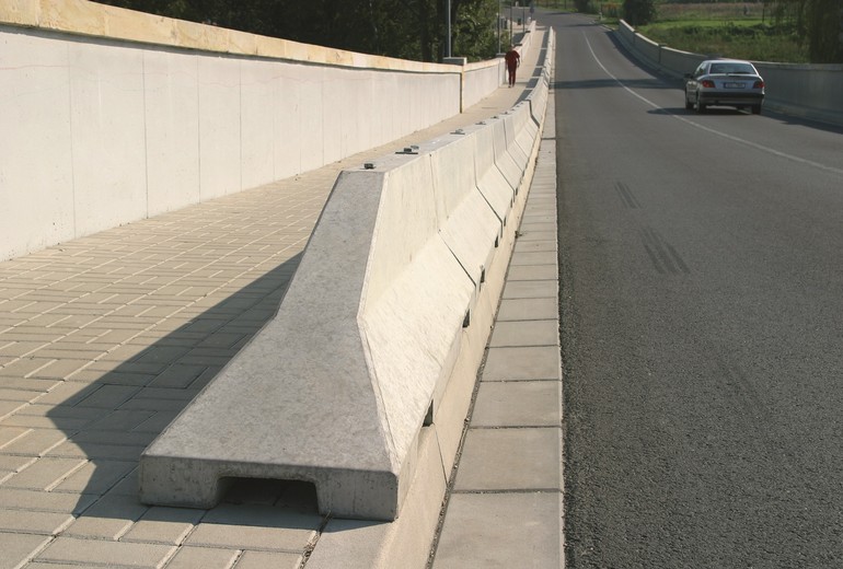 CSB - ROAD BARRIER SMALL