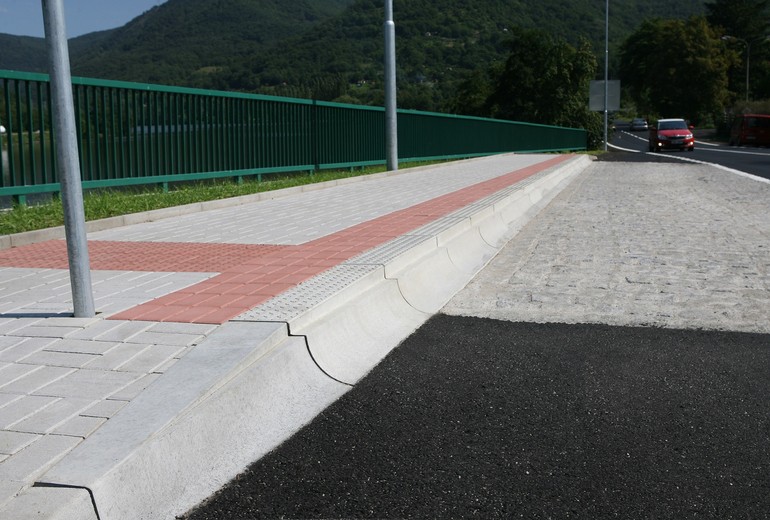 CSB - BARRIER-FREE CURB STONE HK