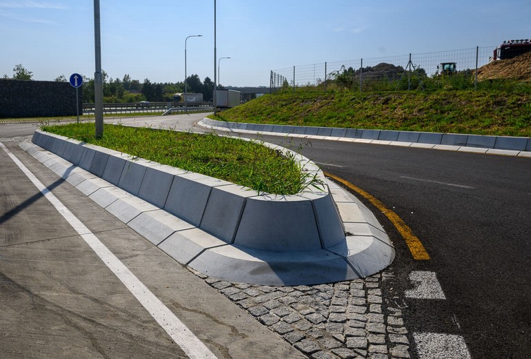 CSB - LKW PROTECT CURBSTONE