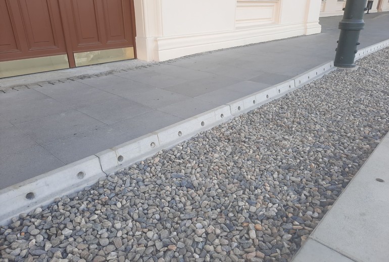 CSB - DRAINAGE CURBSTONE